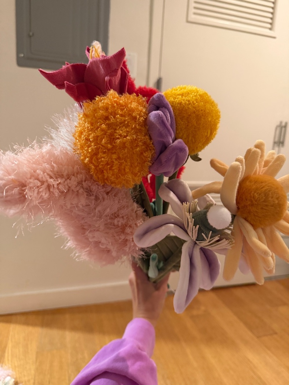 CJ Hendry Flower Market Plush Flower Bouquet Bundle – 9 Flowers